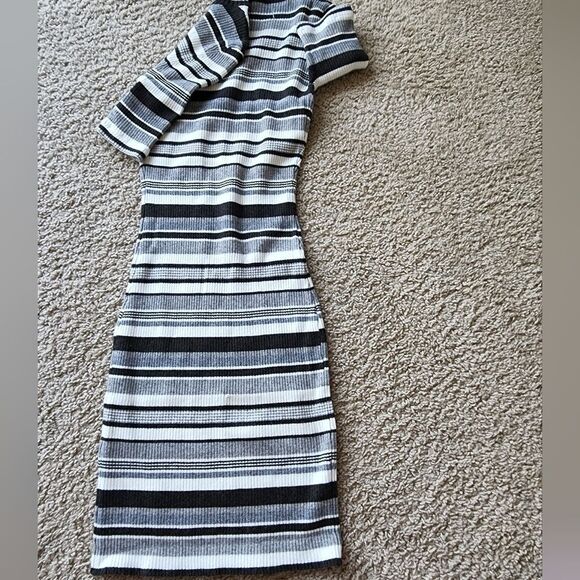 Cotton On Rib Knit Striped Sweater Dress Bodycon White Black Strechy Size Sp - Picture 5 of 7